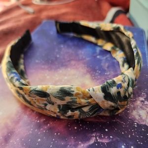 Knotted floral headband